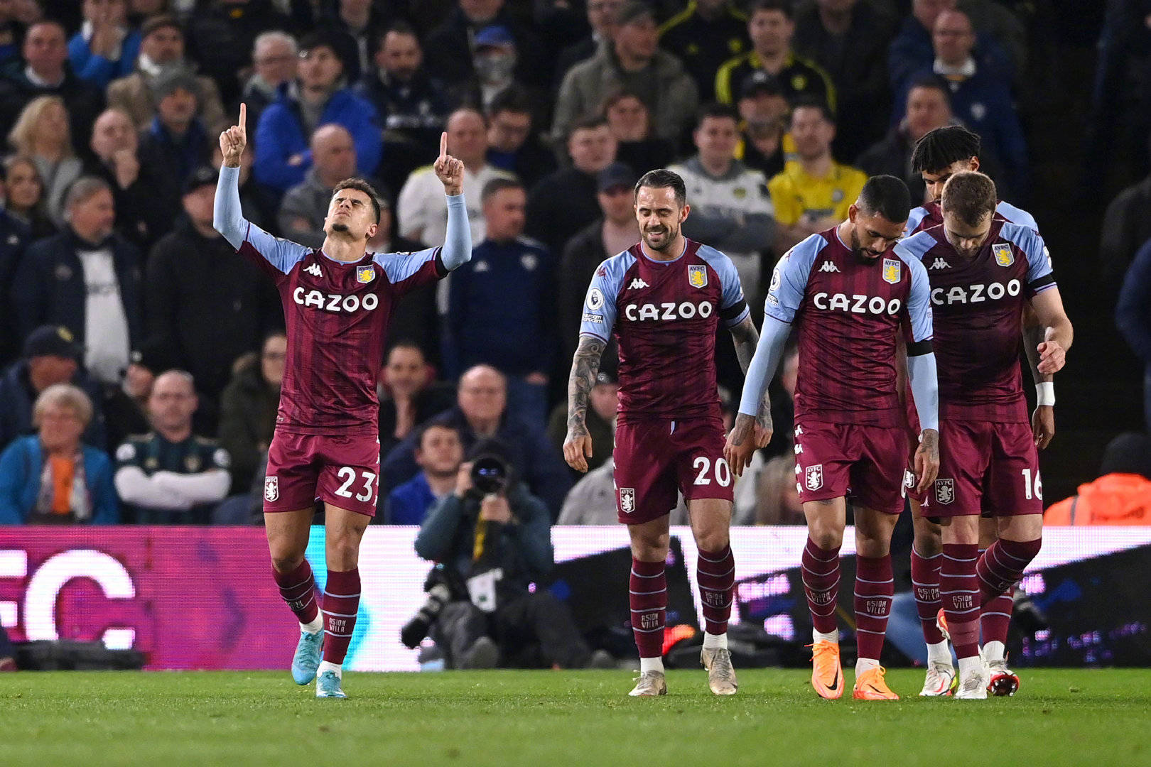 间的默契配 间的默契配